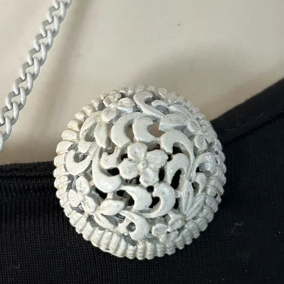 Vintage White Enamel Chain Pendant Necklace & Earrings - Picture 8 of 8